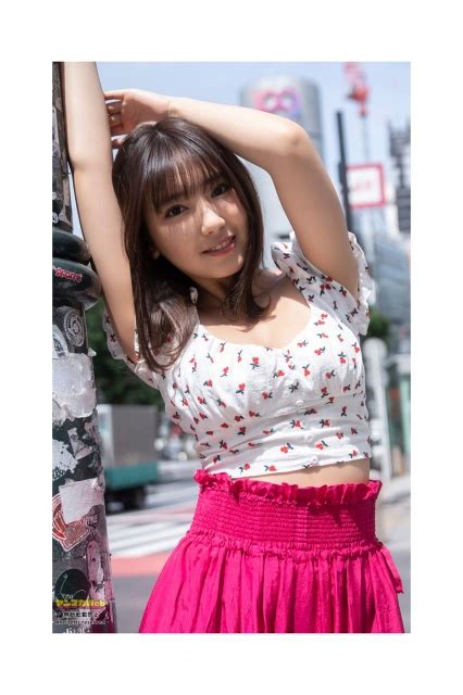 18 歳 グラビア アイドル|“令和の最強グラドル”沢口愛華、18歳の青春まっしぐらビキニ！.